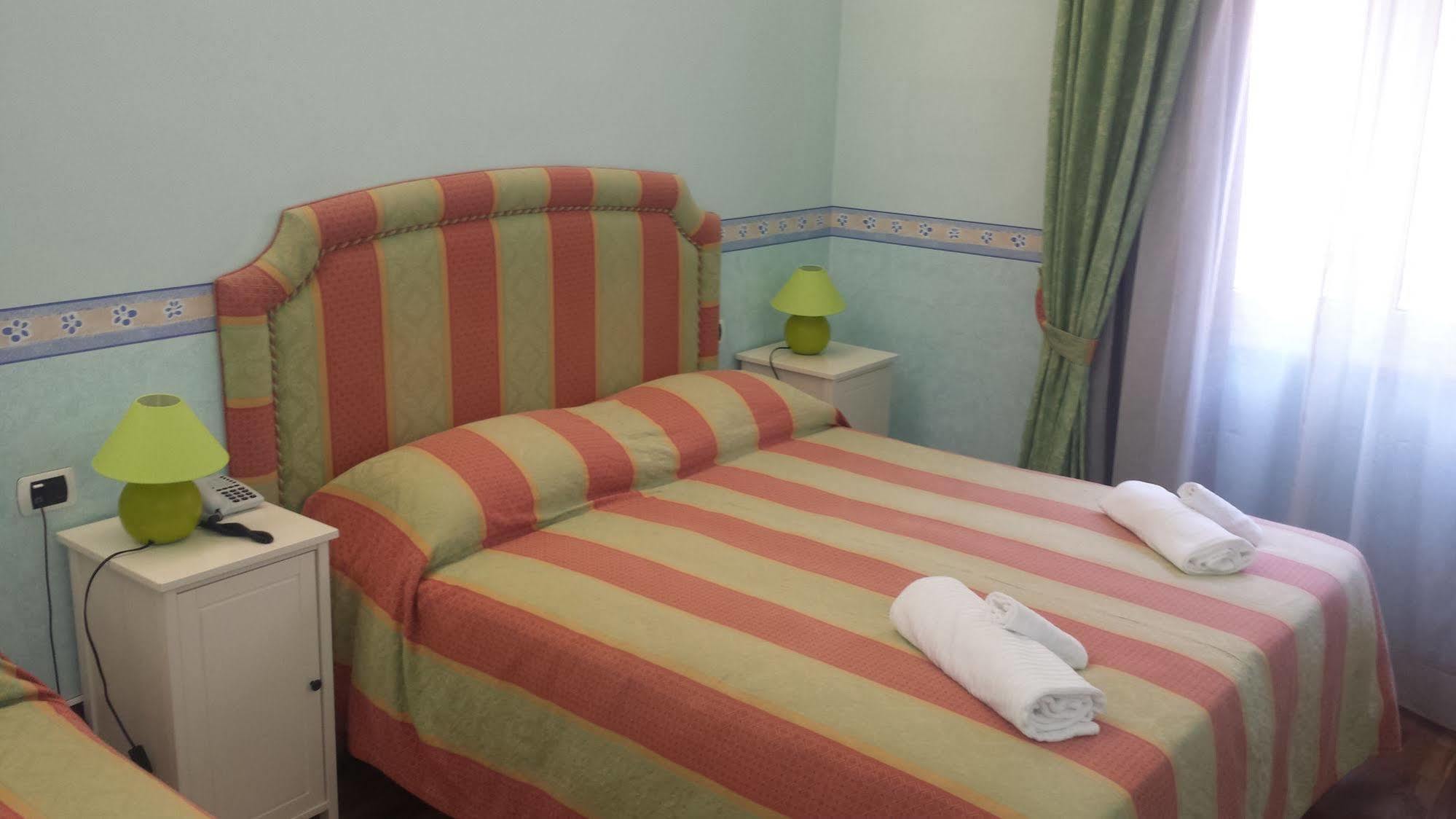 Bed and Breakfast Il Colonnato Roma Exterior foto
